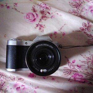 VIVITAR digital camera. no SD card.